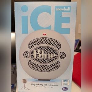 Ice USB Microphone in Silver and White